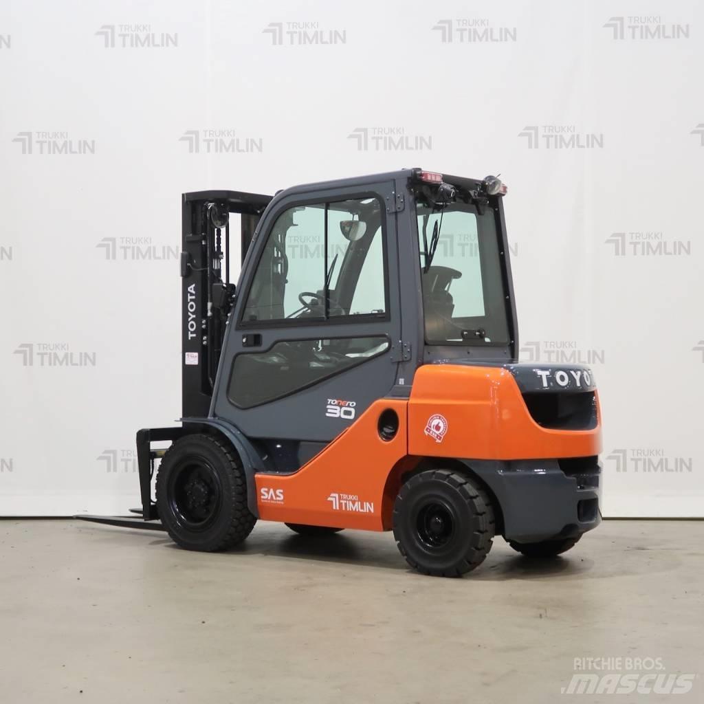 Toyota 02-8FDF30 柴油卡車