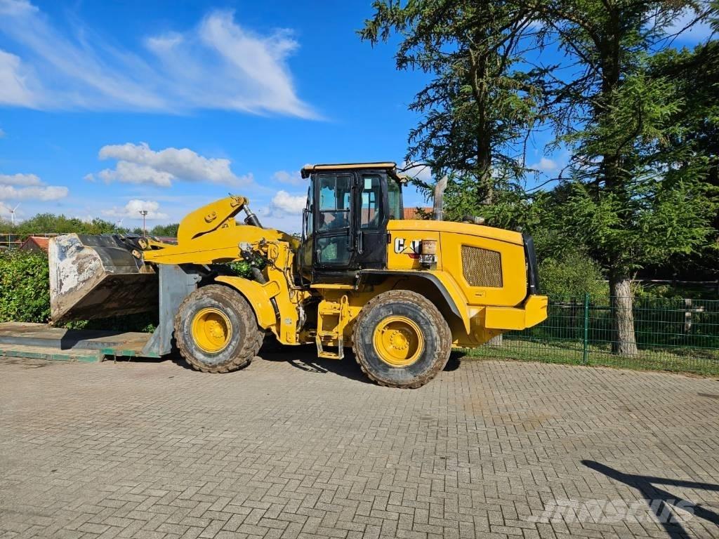CAT 930 M 輪胎式裝載機