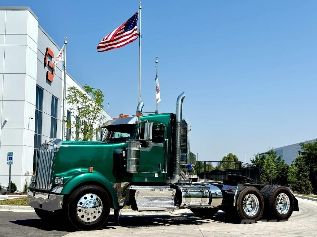 Kenworth W 900 曳引機組件