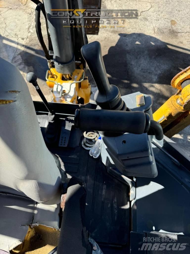 DEERE 310SK 反鏟裝載機