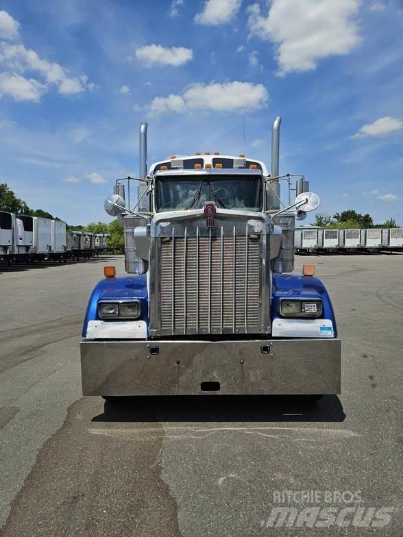 Kenworth W900 曳引機組件