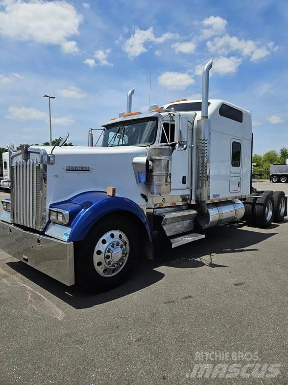 Kenworth W900 曳引機組件