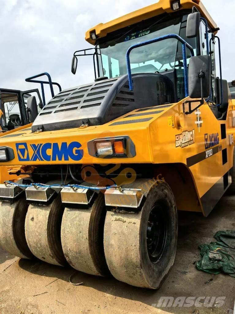 XCMG XP 303 複合式滾壓機