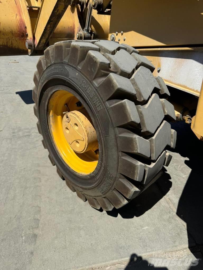 John Deere 310 G 反鏟裝載機