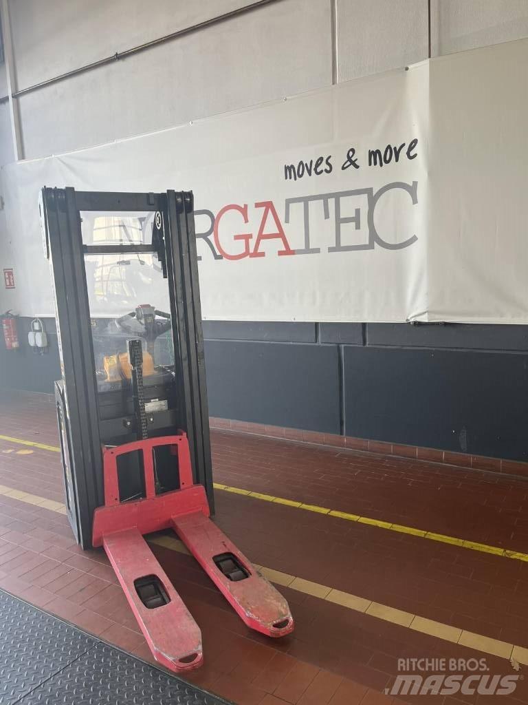 Hyster S1.4 行走控制式堆積機