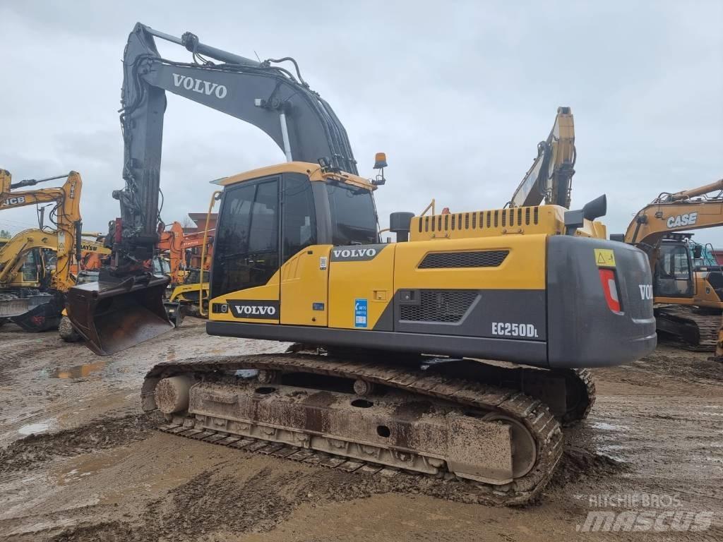 Volvo EC 250 D L 履帶式 挖土機/掘鑿機/挖掘機