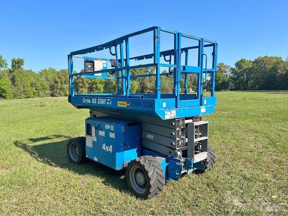 Genie GS 3369 RT 剪式升降機