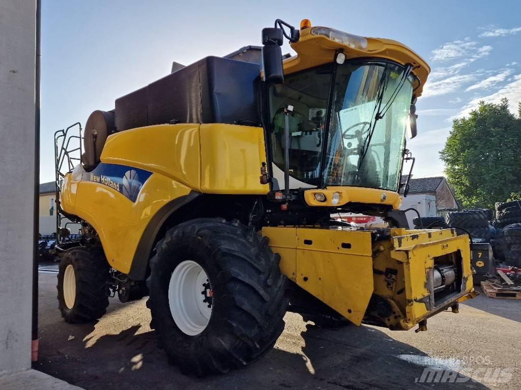 New Holland CR 9060 聯合收穫機