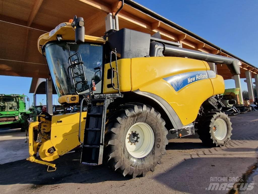 New Holland CR 9060 聯合收穫機