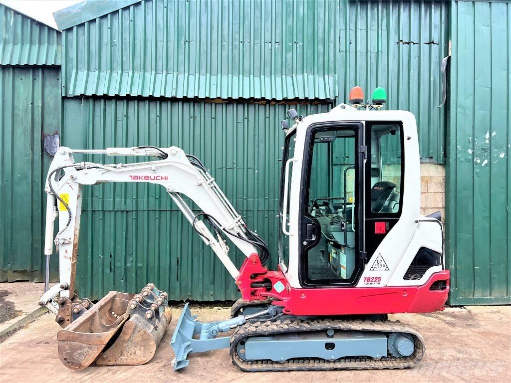 Takeuchi TB225 小型挖土機/掘鑿機<7t(小型挖掘機)