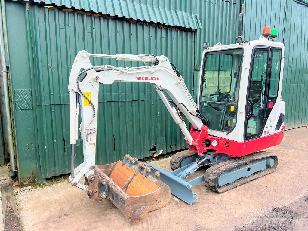 Takeuchi TB225 小型挖土機/掘鑿機<7t(小型挖掘機)