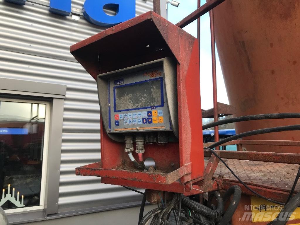  R.M.H WAV 30 混合餵料機