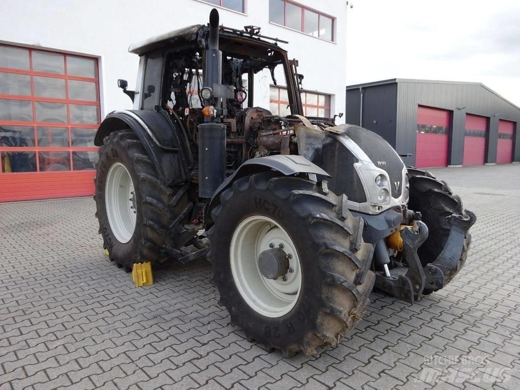 Valtra N123  display 駕駛室與內部