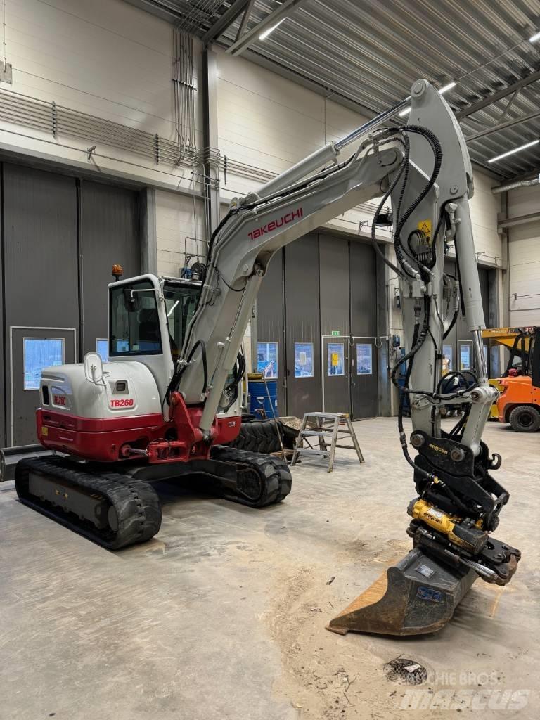 Takeuchi TB 260 小型挖土機/掘鑿機<7t(小型挖掘機)