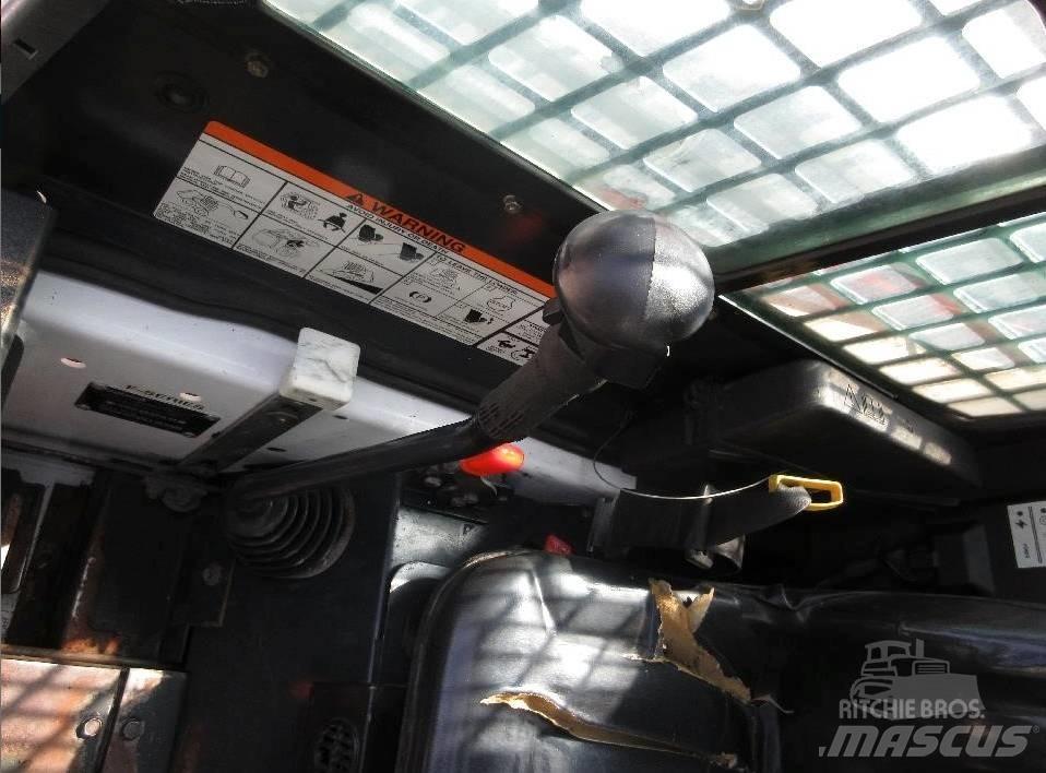 Bobcat 553 滑移轉向裝載機