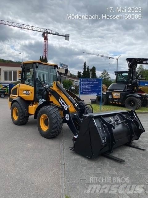 JCB 409 輪胎式裝載機