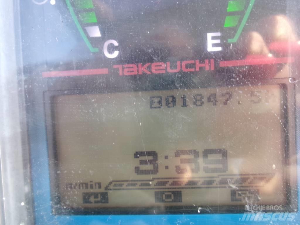 Takeuchi TB 225 小型挖土機/掘鑿機<7t(小型挖掘機)