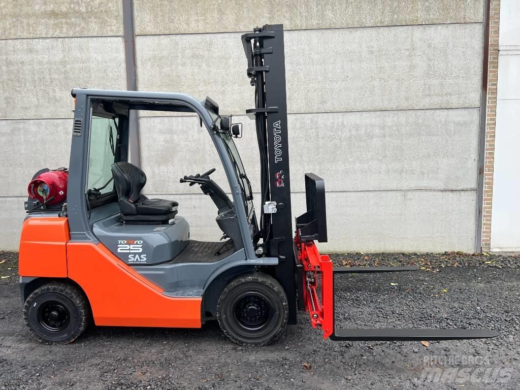Toyota 02-8 FGF 25 液化石油氣LPG卡車