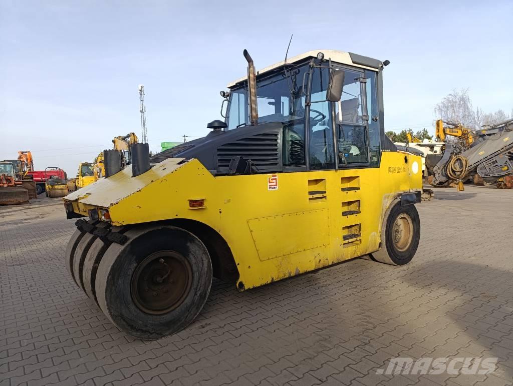 Bomag BW 24 R 膠輪滾壓機