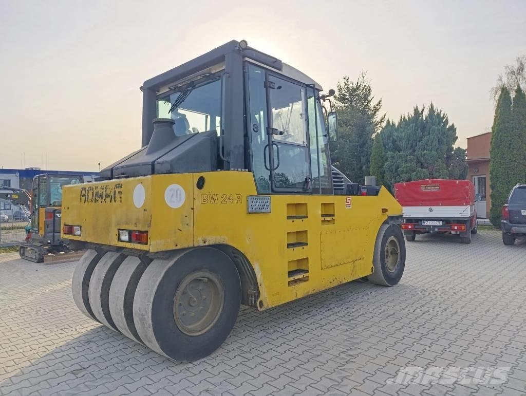 Bomag BW 24 R 膠輪滾壓機