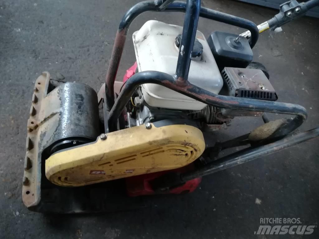  DESKA  VIBRAČNÍ  LF  75 砸道機/夯實機
