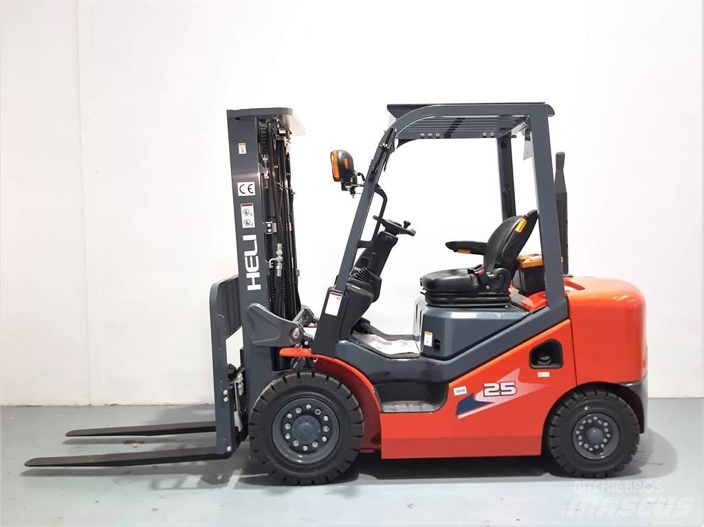 Heli CPCD25 XC26H 柴油卡車
