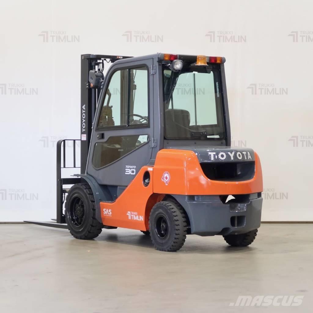 Toyota 02-8FDF30 柴油卡車
