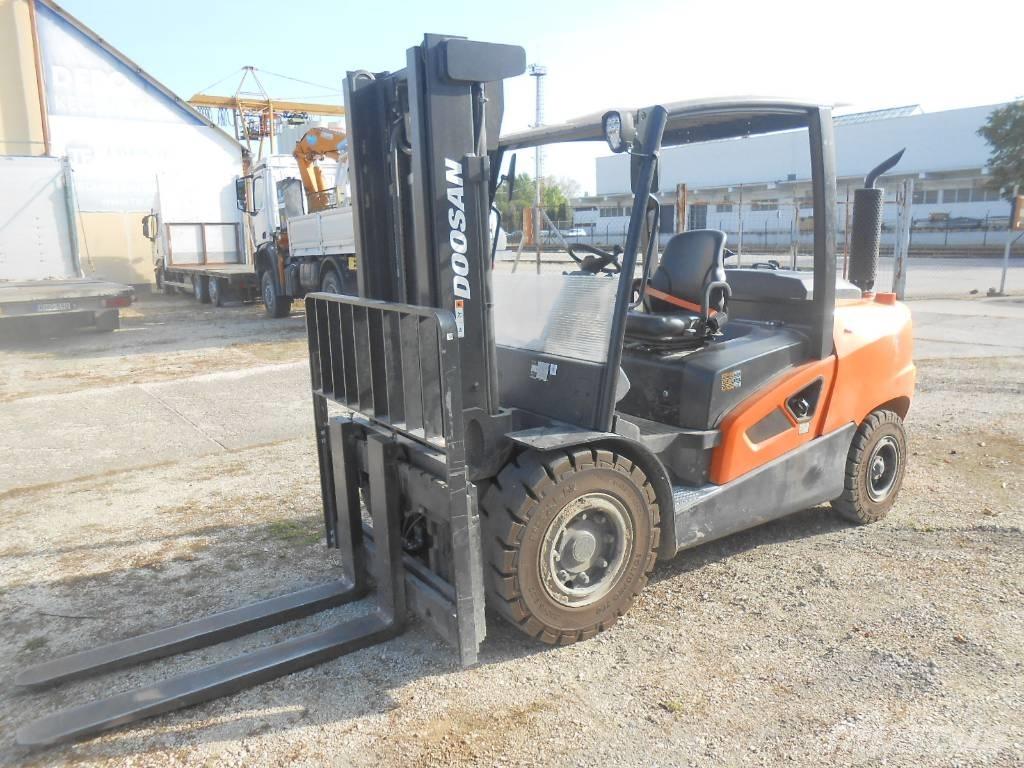 Doosan D50 SC-09 柴油卡車
