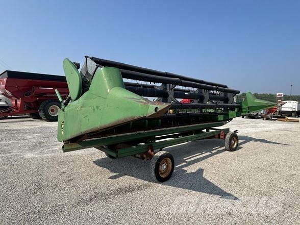 John Deere 220 聯合收割機頭