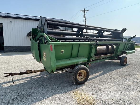 John Deere 220 聯合收割機頭