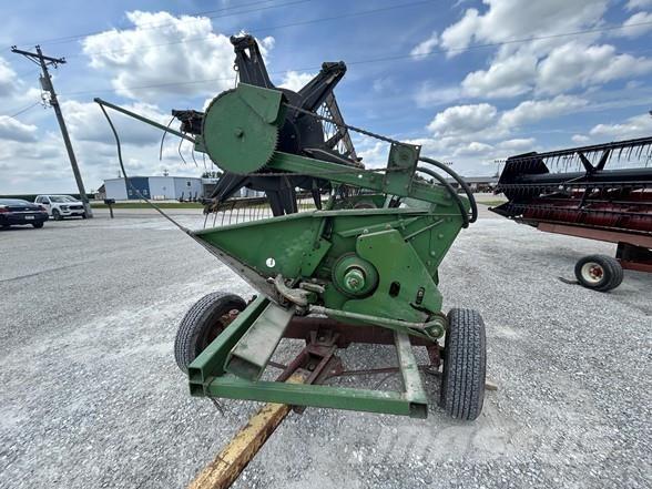 John Deere 220 聯合收割機頭