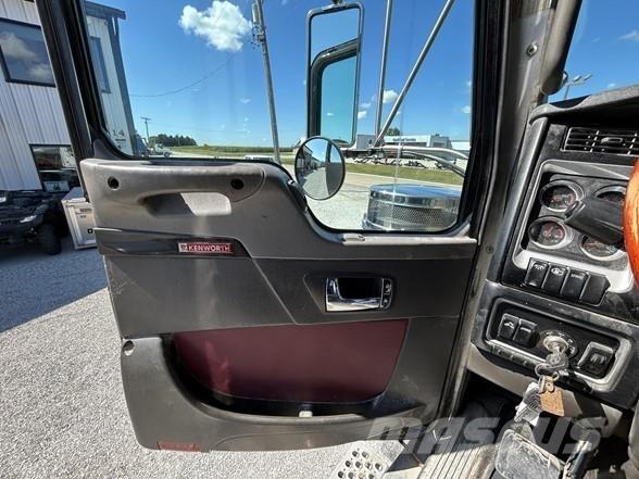 Kenworth W900 曳引機組件