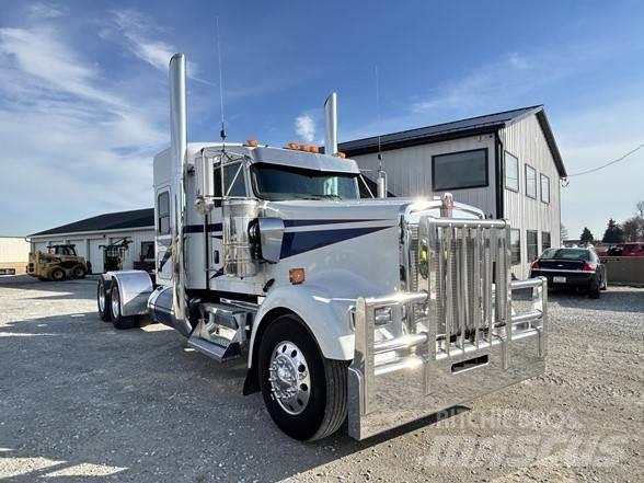 Kenworth W900L 曳引機組件