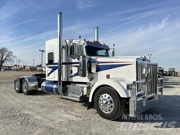 Kenworth W900L 曳引機組件
