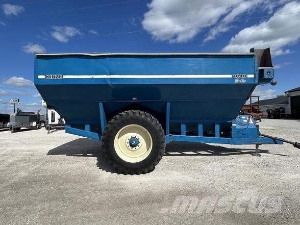 Kinze 1040 運糧車