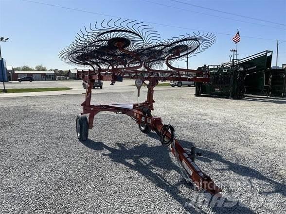 Rhino VR10 耙與翻草機