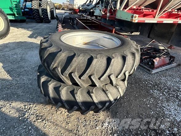 White 2-135 曳引機