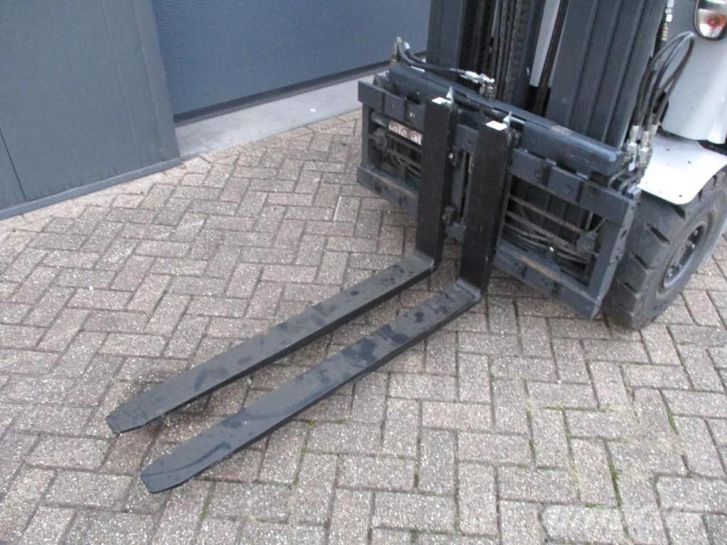 Still RX 60-25 電動堆高機