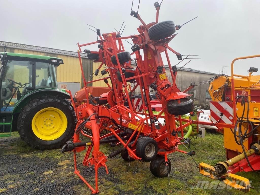 Kuhn GF8702 耙與翻草機