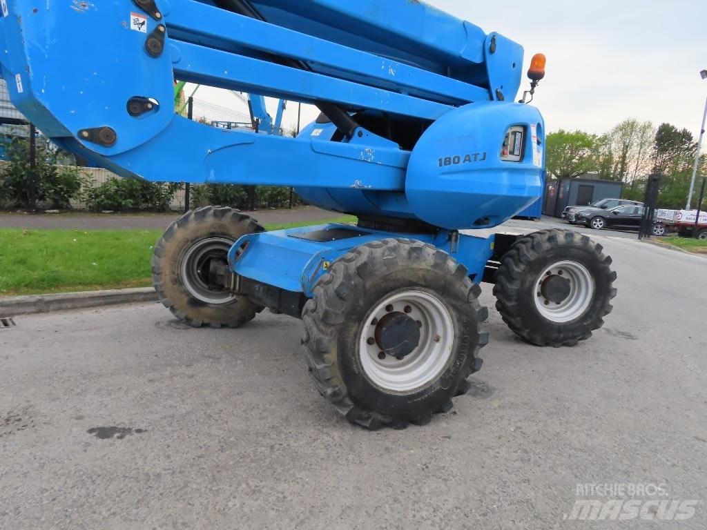 Manitou 180 ATJ 曲臂高空作業車