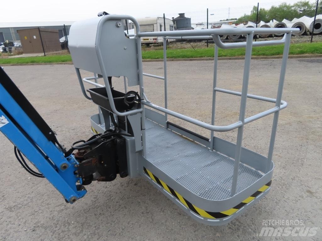 Manitou 180 ATJ 曲臂高空作業車