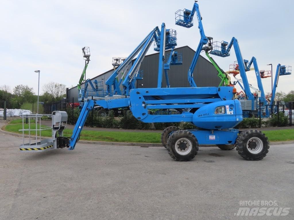 Manitou 180 ATJ 曲臂高空作業車