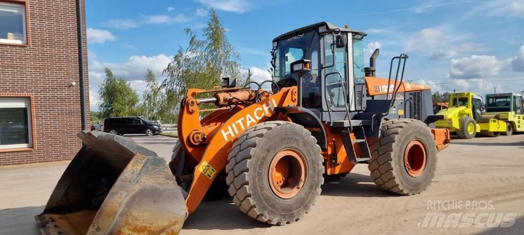 Hitachi ZW 220 輪胎式裝載機