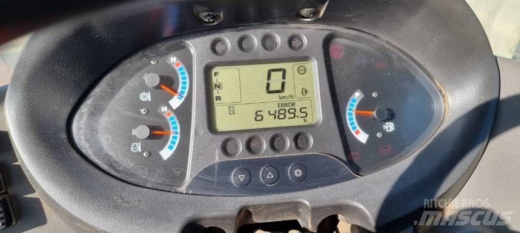 Hitachi ZW 220 輪胎式裝載機