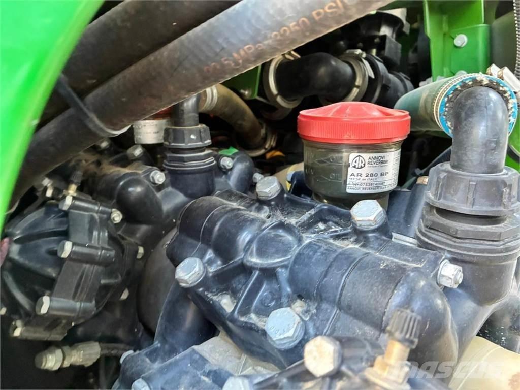 John Deere R952i 牽引式噴霧機