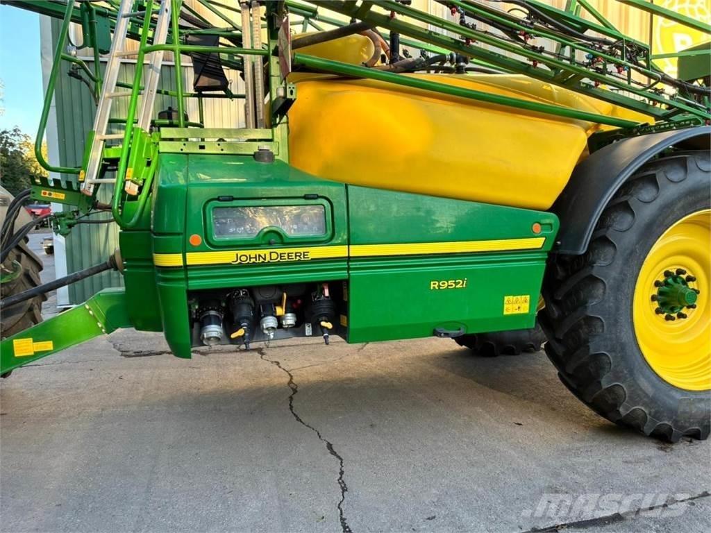 John Deere R952i 牽引式噴霧機
