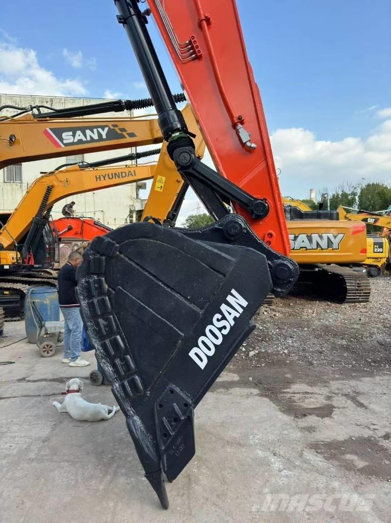 Doosan DX300LC 履帶式 挖土機/掘鑿機/挖掘機