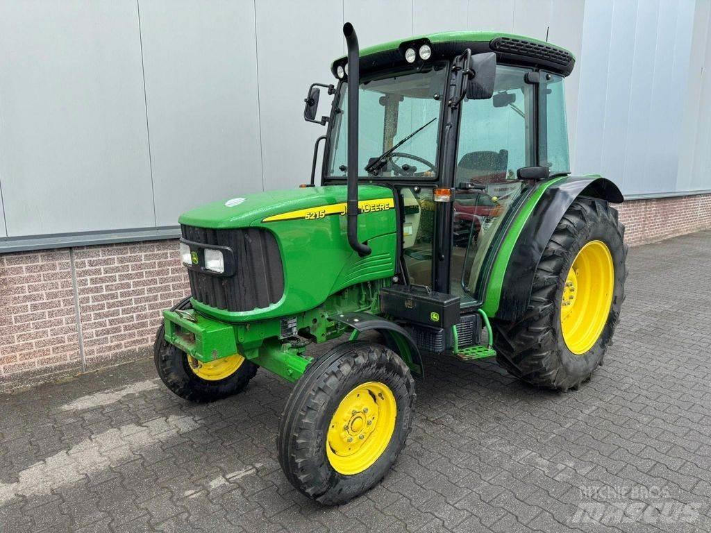 John Deere 5215 汽車
