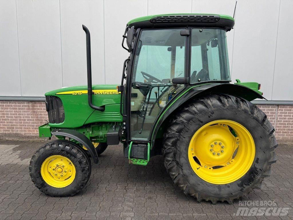 John Deere 5215 汽車