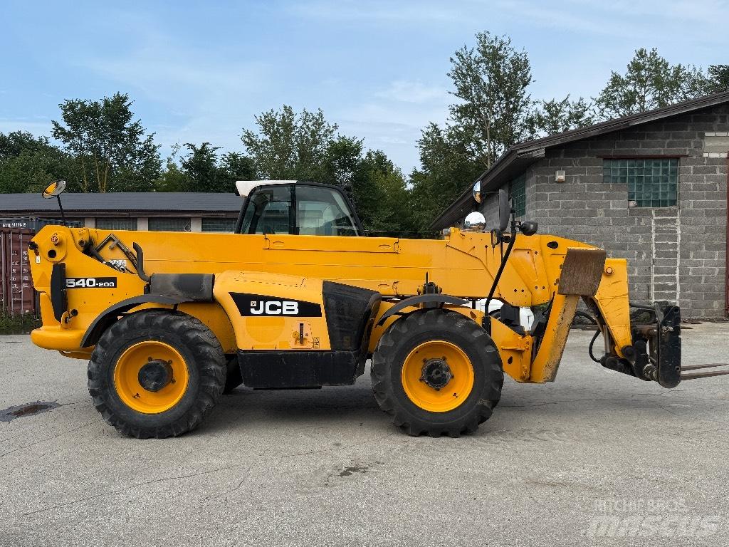 JCB 540-200 伸縮臂操作車